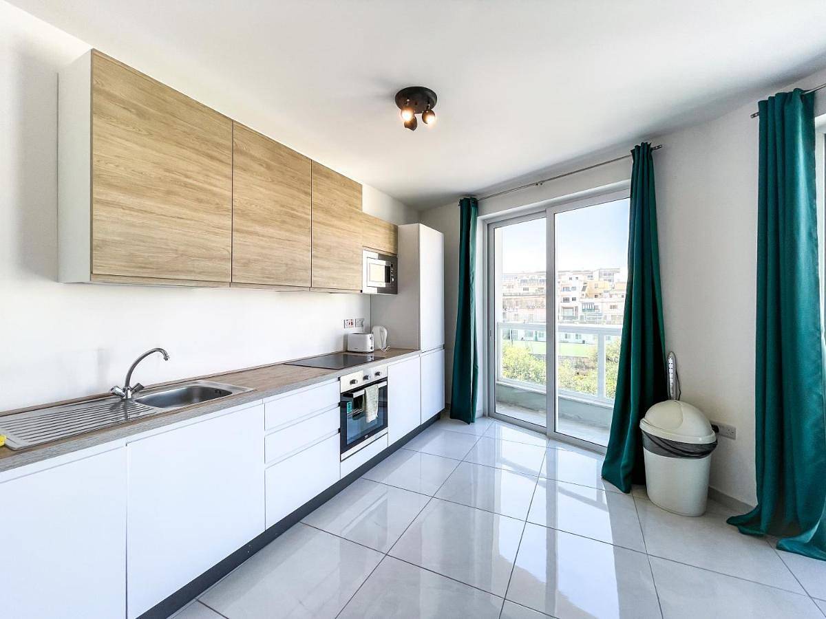 Msida Central Suites - Emmnic Court in Msida, Île de Malte