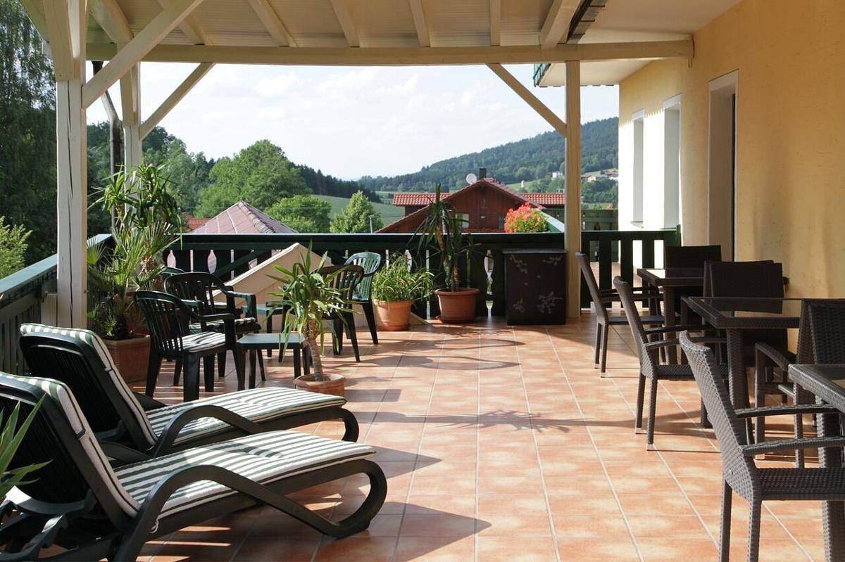 Gasthof-Hotel Dilger - Einzelzimmer inclusiv Frühstück - mit Balkon in Rattenberg, Ostbayern