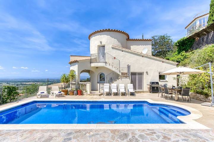 Ferienhaus für 8 Personen, mit Garten und Pool - 1