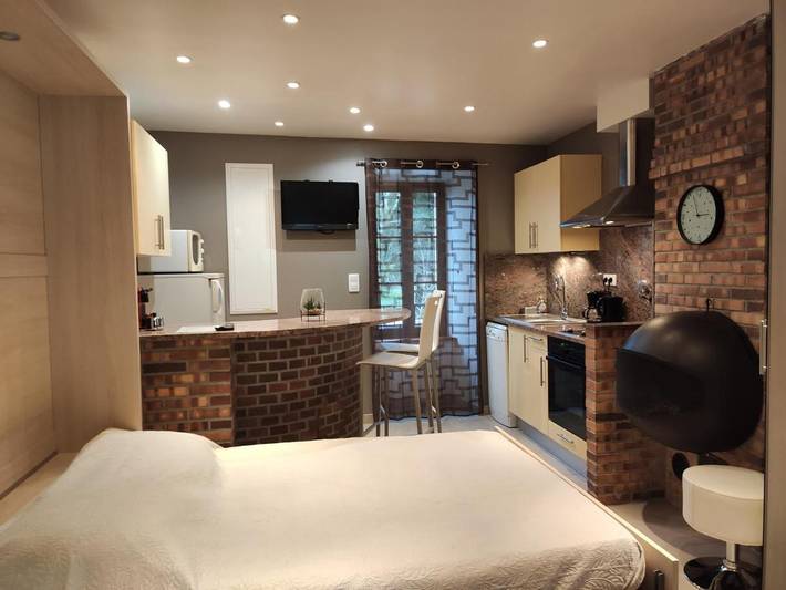 Gîte pour 2 personnes, avec terrasse et jardin, animaux acceptés à Chamborigaud