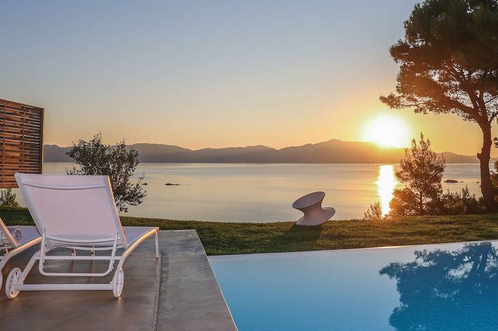 Villa for 4 people, with balcony and garden in Skiathos