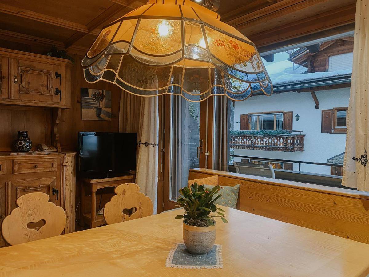 Entire apartment, Alpina Apartments in Klosters-Serneus, Plessur alps