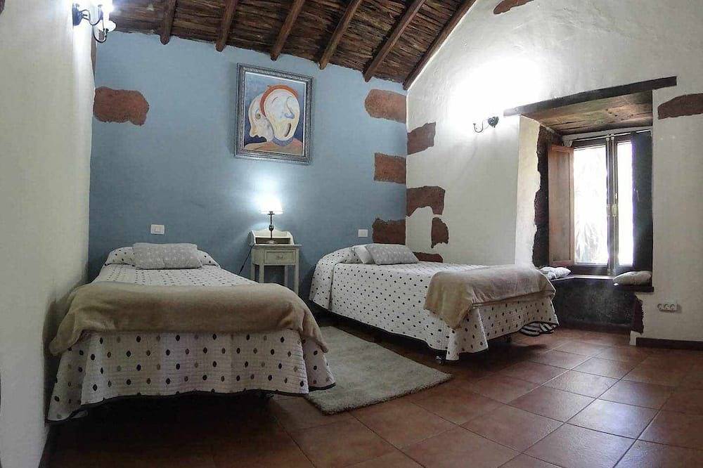 Rural House La Fuente de la Flora in El Parralillo, Santa Lucía de Tirajana