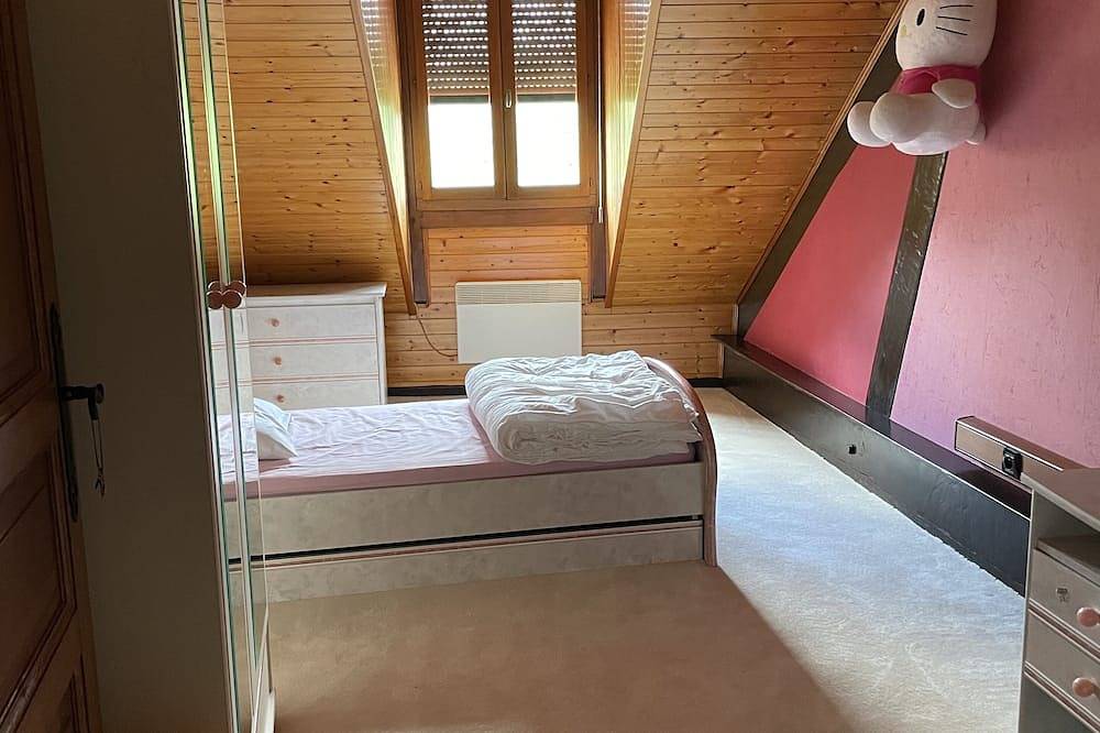 Country property with covered terrace and large swimming pool in Charcier, Französischer Jura