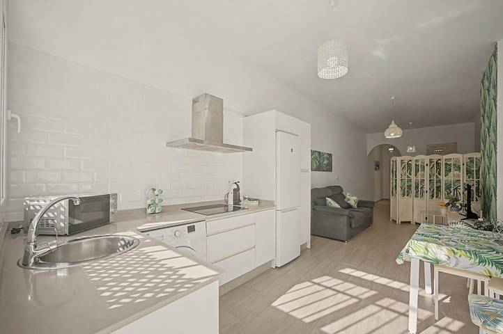 Entire apartment, Apartment 'Apartmento La Palmera' with Wi-Fi and Air Conditioning in Playa de Los Lances, Tarifa