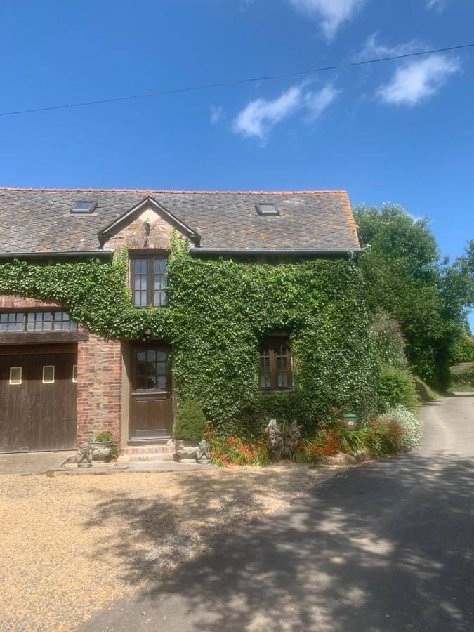Gîte pour 4 personnes, avec piscine ainsi que jardin et vue, animaux acceptés à Plouguenast - 3