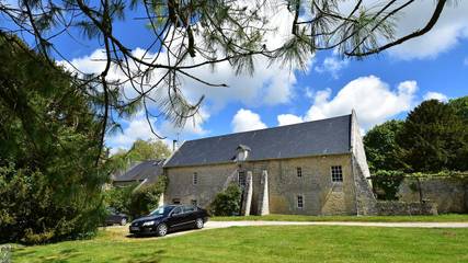 Gîte pour 2 personnes, avec jacuzzi et sauna ainsi que jardin et piscine à Lantheuil