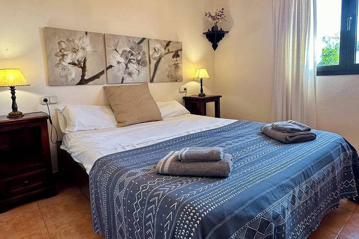 Can Benasque: piscina privada, vista panorámica, Internet in Sineu, Interior de Mallorca