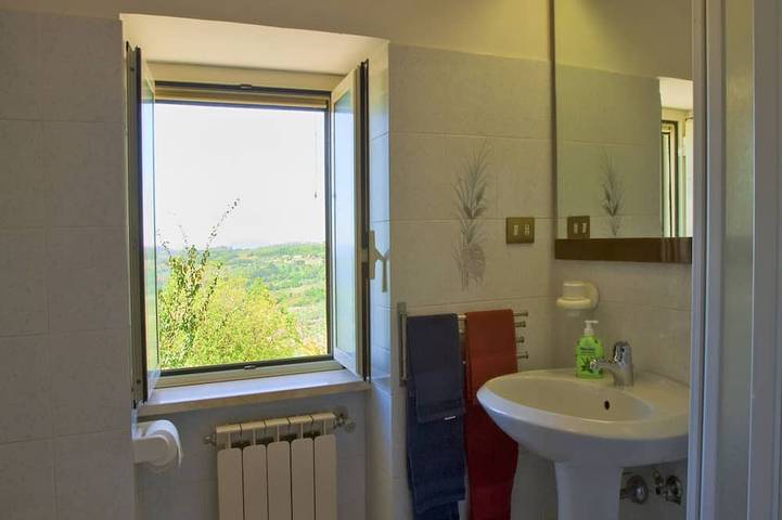 Il Casaletto, piscina, vista fantastica valle campagna romana in Casaprota, Terminillo