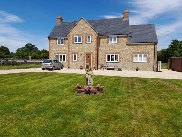 B&b for 2 people, with garden and balcony as well as view in Dorset