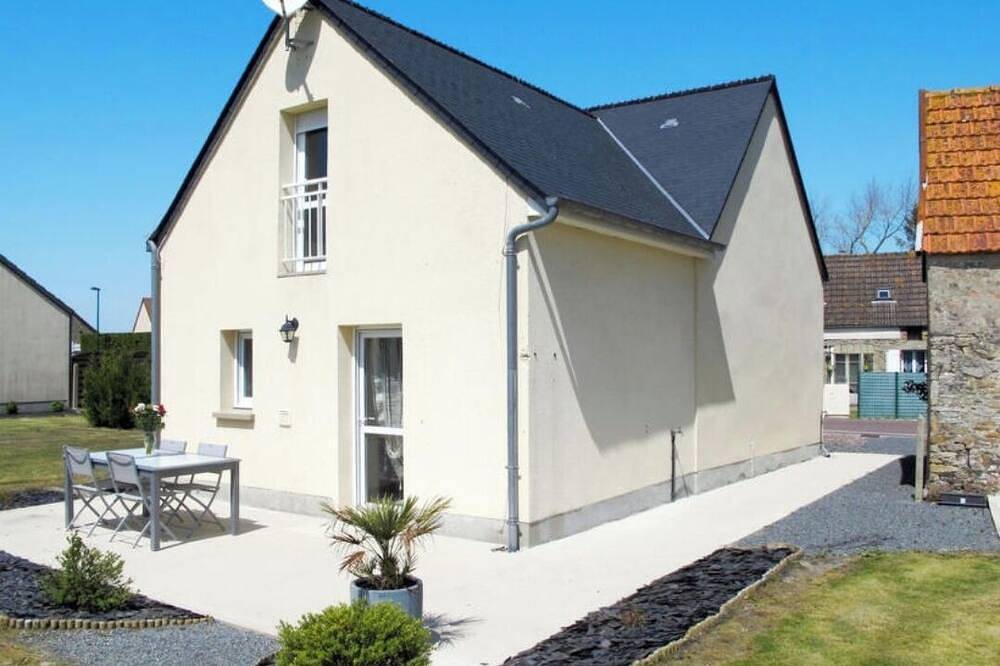 Maison située dans une impasse. in Créances, Région de Coutances