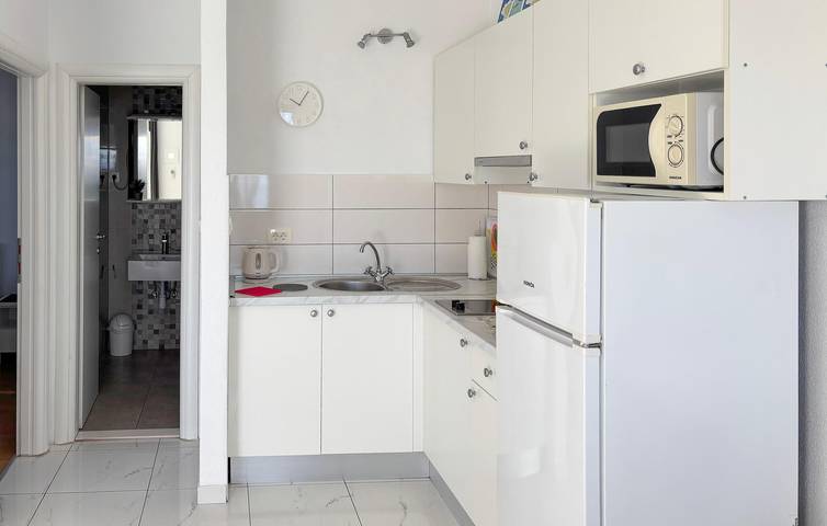 Apartamento vacacional entero, Acogedor apartamento con vistas al mar y comodidades modernas en Vodice in Podgora, Rivera de Makarska