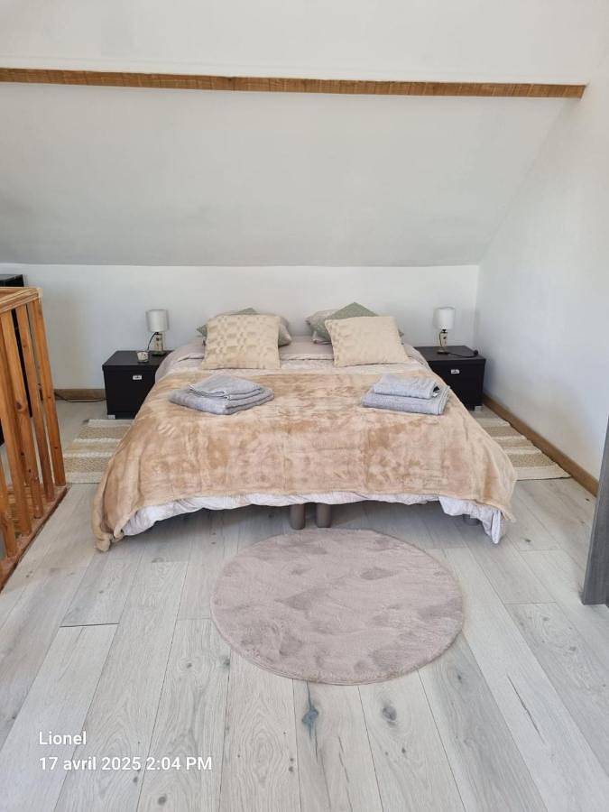 One-Bedroom House in Jupilles, Sarthe