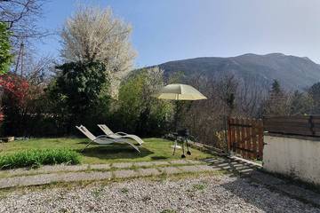 Location de vacances pour 6 personnes, avec terrasse et jardin, animaux acceptés à Castellane