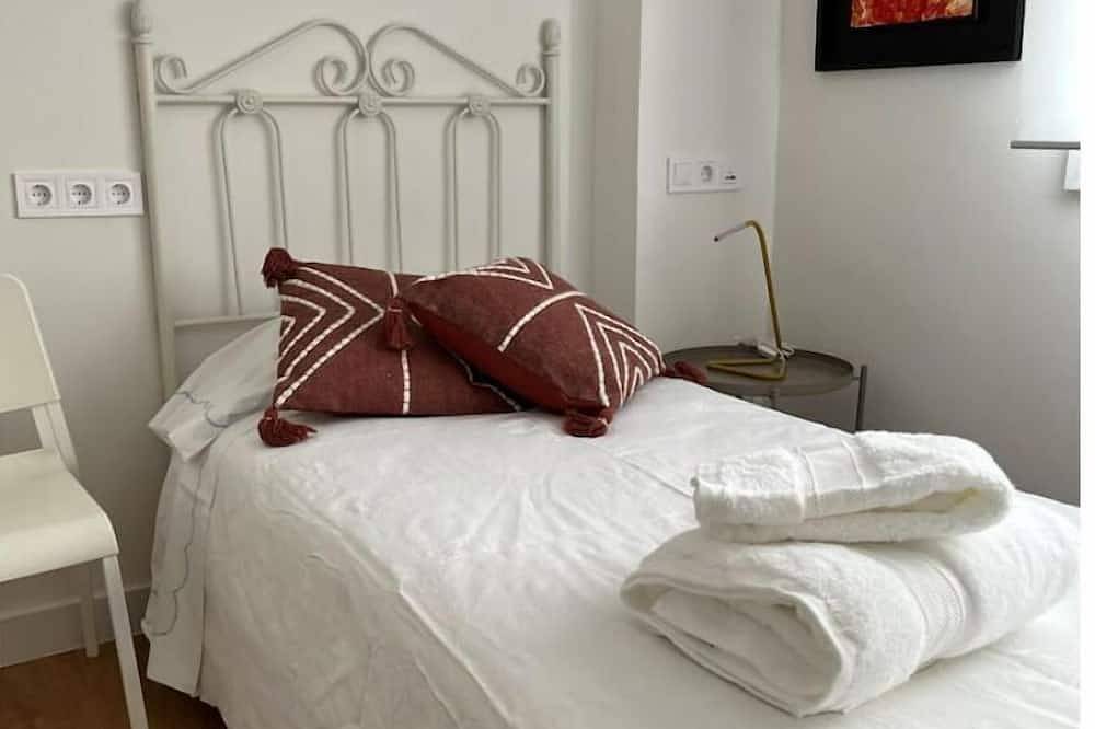 Entire apartment, Apartamento Entero Para 4 Personas en Leioa. Sin Ascensor in Leioa, Bizkaia