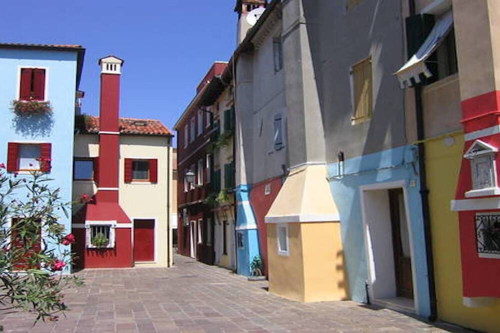 Delightful holiday home in the historic center a few meters from the sea in Caorle, Venice Province