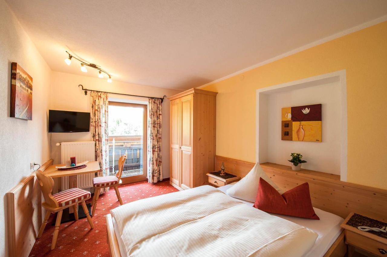 Single Room with Balcony in Ehrwald, Alpes d'Ammergau (Autriche)