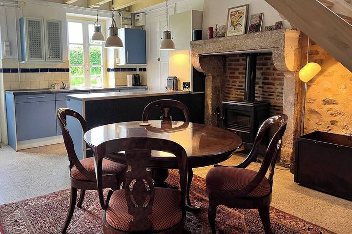 Gîte pour 2 personnes, avec jardin à Issy-l'Évêque - 2