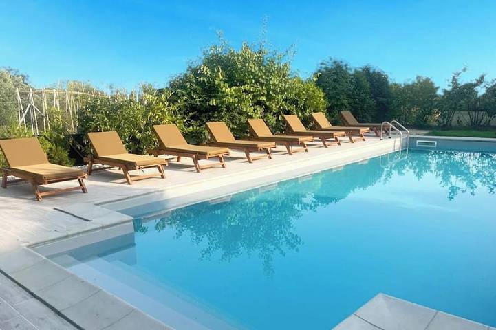 Ferienhaus für 18 Personen, mit Balkon und Garten