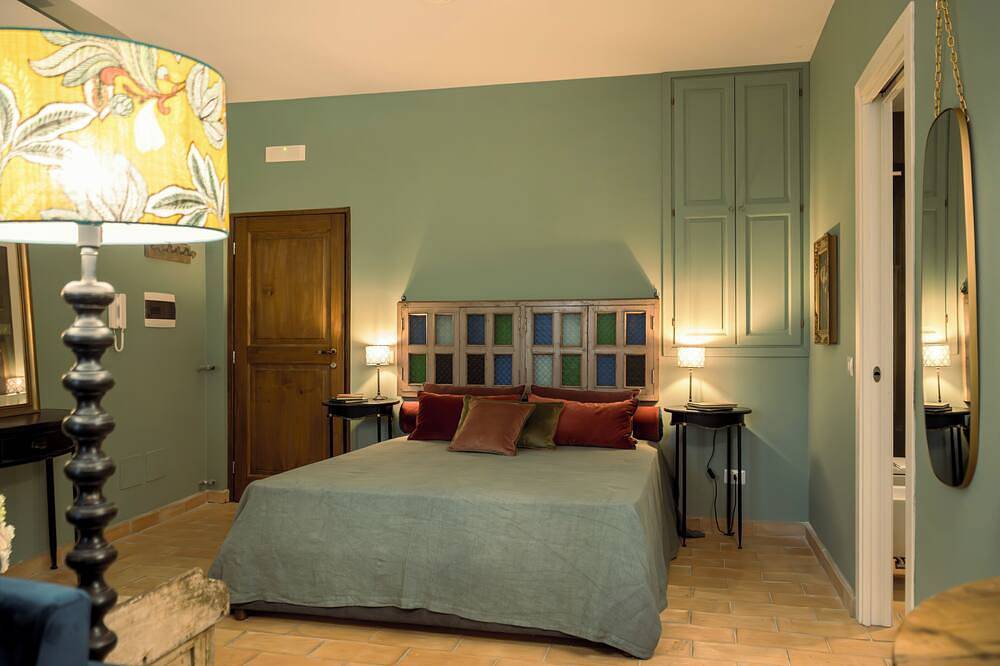 Ganze Wohnung, Elegance and comfort in the country's most central historic building in Trevignano Romano, Braccianosee