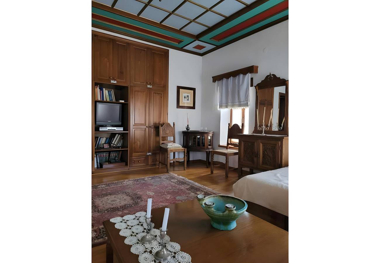 Holiday Home 'Armoloi House' with Mountain View, Shared Terrace and Wi-Fi in Vikos-Aoos National Park