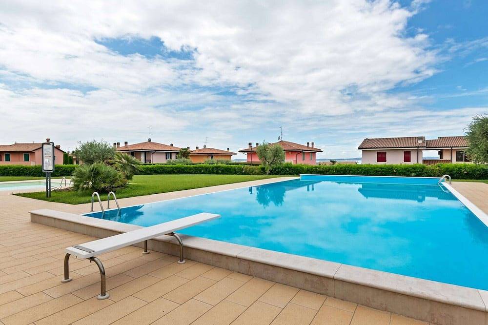 Appartamento a Lazise con Vista Lago e Piscina in Lazise, Prealpi Gardesane