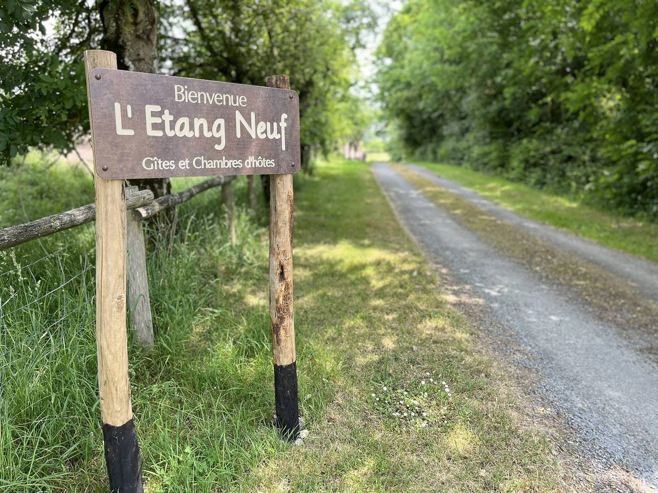 Chambres d'hôtes de L'Etang Neuf - proche du Puy du Fou - Chambre Victorine in La Flocellière, Fontenay-le-Comte