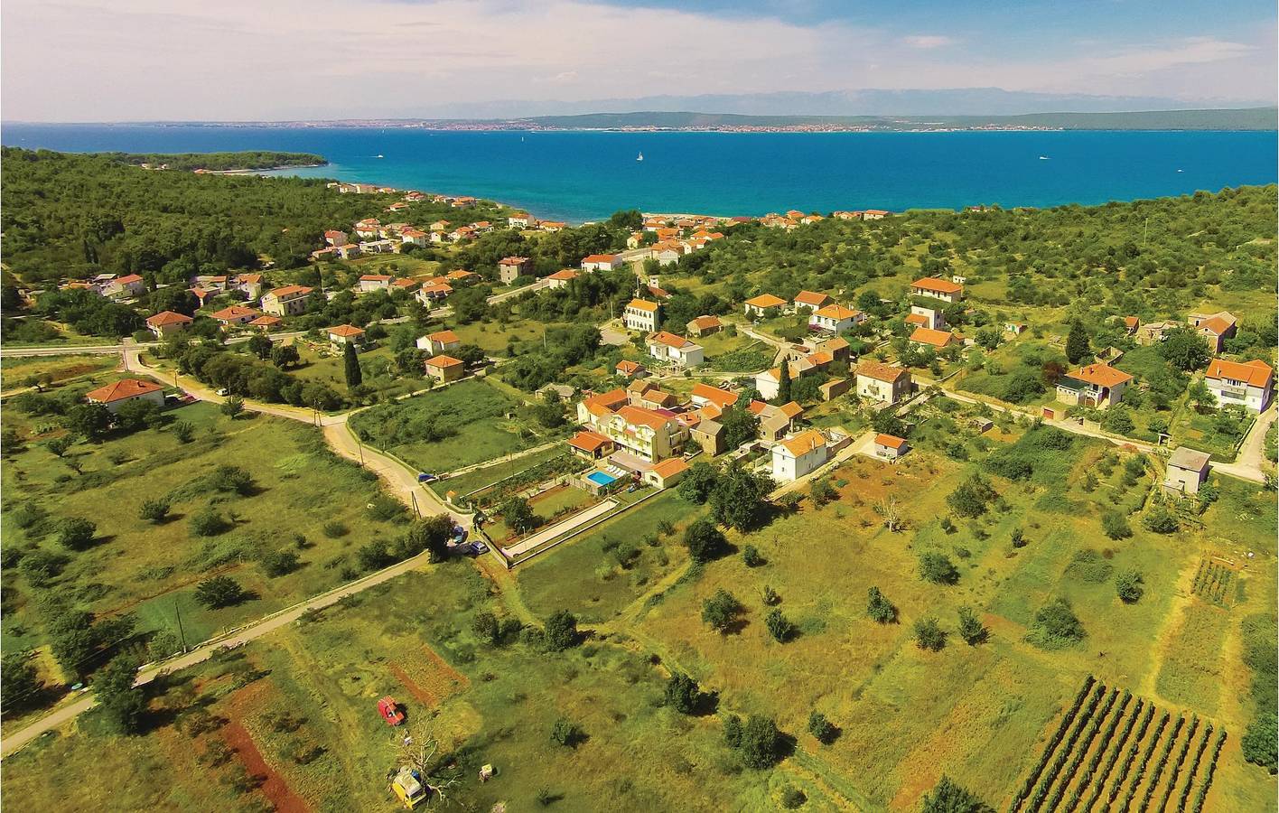 Encantador apartamento de 2 quartos com piscina perto da costa de Dobropoljana in Dobropoljana, Pasman