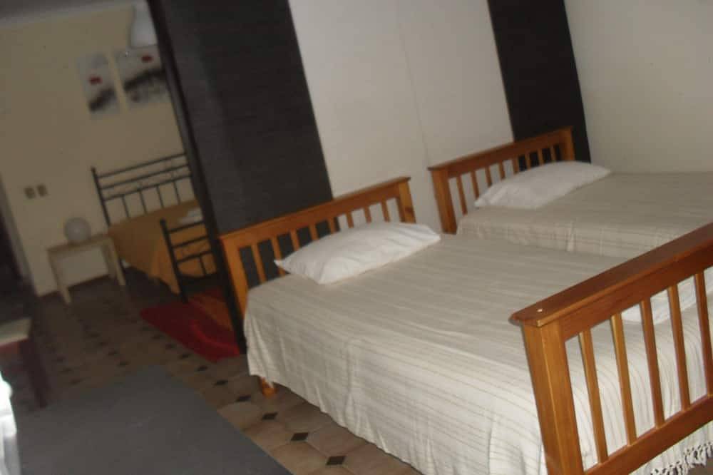 Ganze Wohnung, Casa São Bernardo -Apart 2/4 Pax-Ländliche Umgebung in der Nähe von Kloster in der Nähe von Stränden in Alcobaça e Vestiaria, Leiria District
