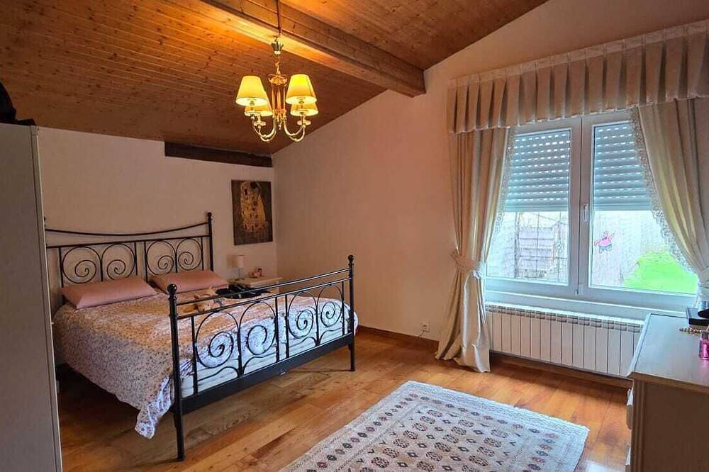 Rural Charm Near the Sea: Casa Íntegra in Ajo in Bareyo, Cantabrian Coast