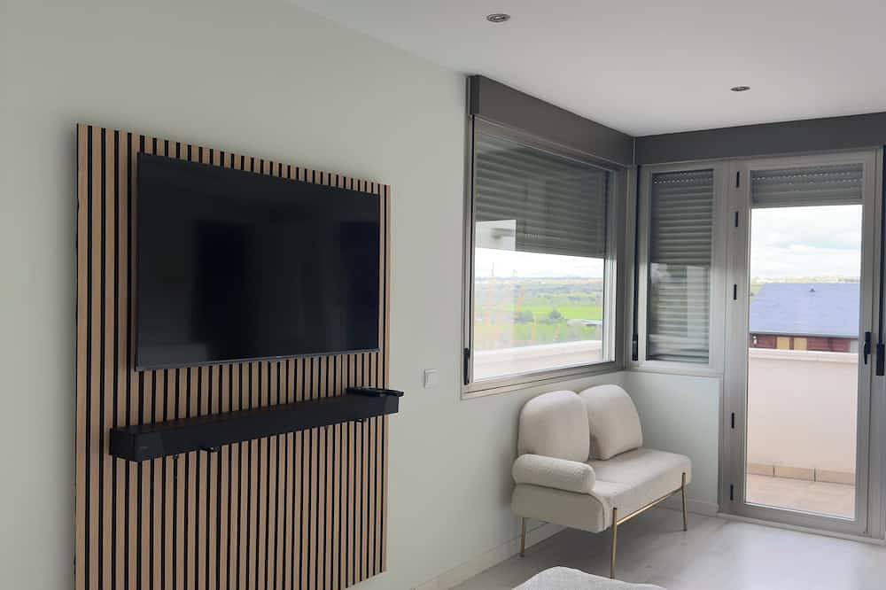 Villa for 6 persons, private pool and barbecue 20min from the capital city in Villanueva del Pardillo, Madrid Province
