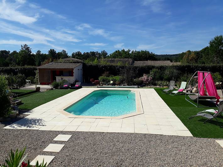 Location de vacances pour 4 personnes, avec piscine et jardin à Tourrettes - 2
