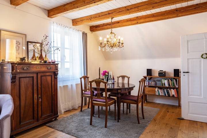Apartamento entero, Apartamento 'Kleiner Hof Rosenrot' con terraza privada, jardín compartido y Wi-Fi in Endingen - Königschaffhausen, Endingen