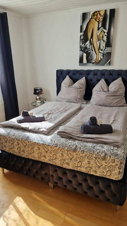 Ferienhaus für 2 Personen, mit Terrasse und Garten sowie Ausblick in Bergheim