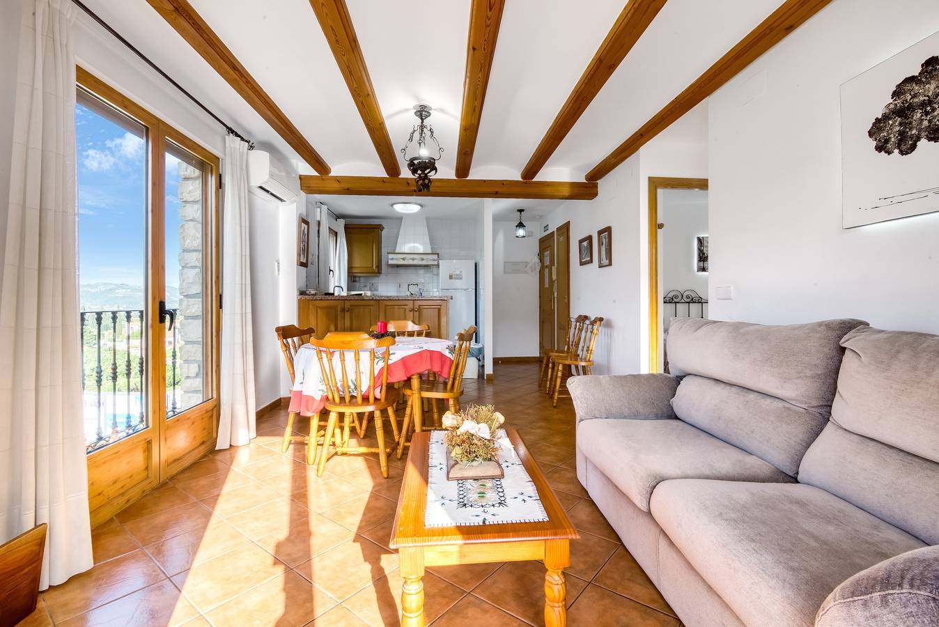 Entire apartment, Apartment 'El Castellet' with Mountain View, Wi-Fi and Air Conditioning in Orba, Costa Blanca