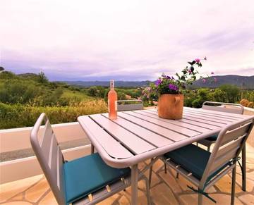 Gîte pour 2 personnes, avec terrasse, animaux acceptés dans l' Hérault