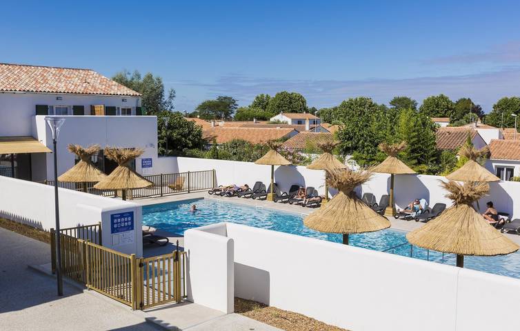 Gîte pour 6 personnes, avec terrasse ainsi que sauna et piscine à Rivedoux-Plage - 4