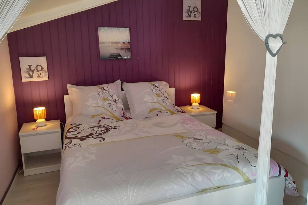 Charming Gite \"L'Escapade\" in Saint-Nazaire-sur-Charente, Rochefort region