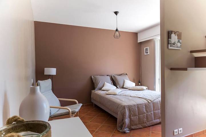 Location de vacances pour 10 personnes, avec jardin à Châteauneuf-de-Gadagne - 2