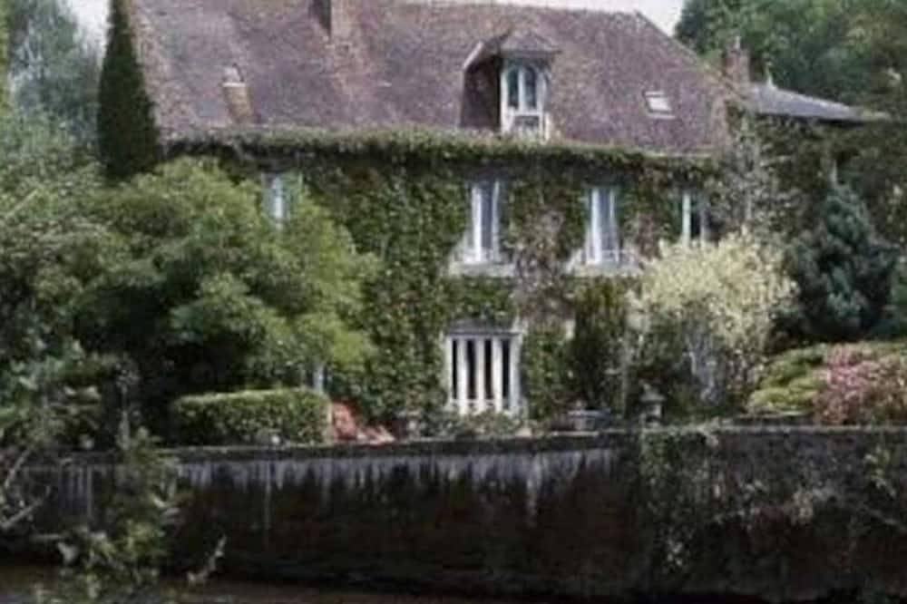 Moulin Grand, site exceptionnel, 2 ch parc rivière in Aubusson, Région d'Aubussargues