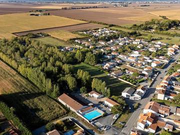 Camping für 4 Personen in Saint-Michel-en-l'Herm, Vendée, Bild 4