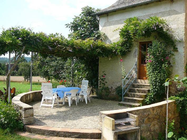 Gîte pour 4 personnes, avec piscine à Le Riols