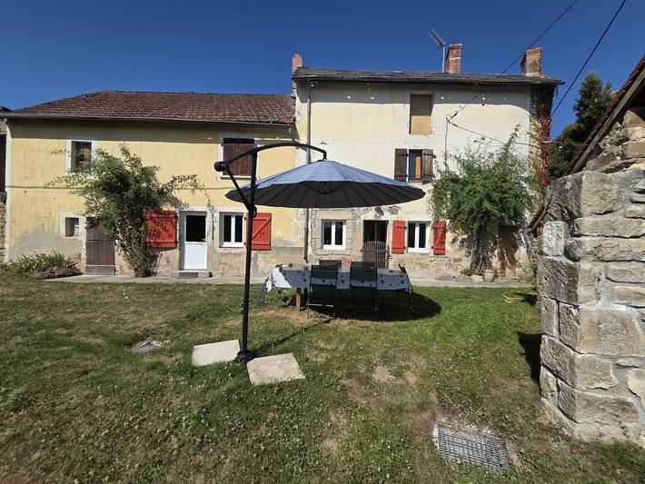 Gîte pour 6 personnes, avec Terrasse ainsi que Jardin et Vue