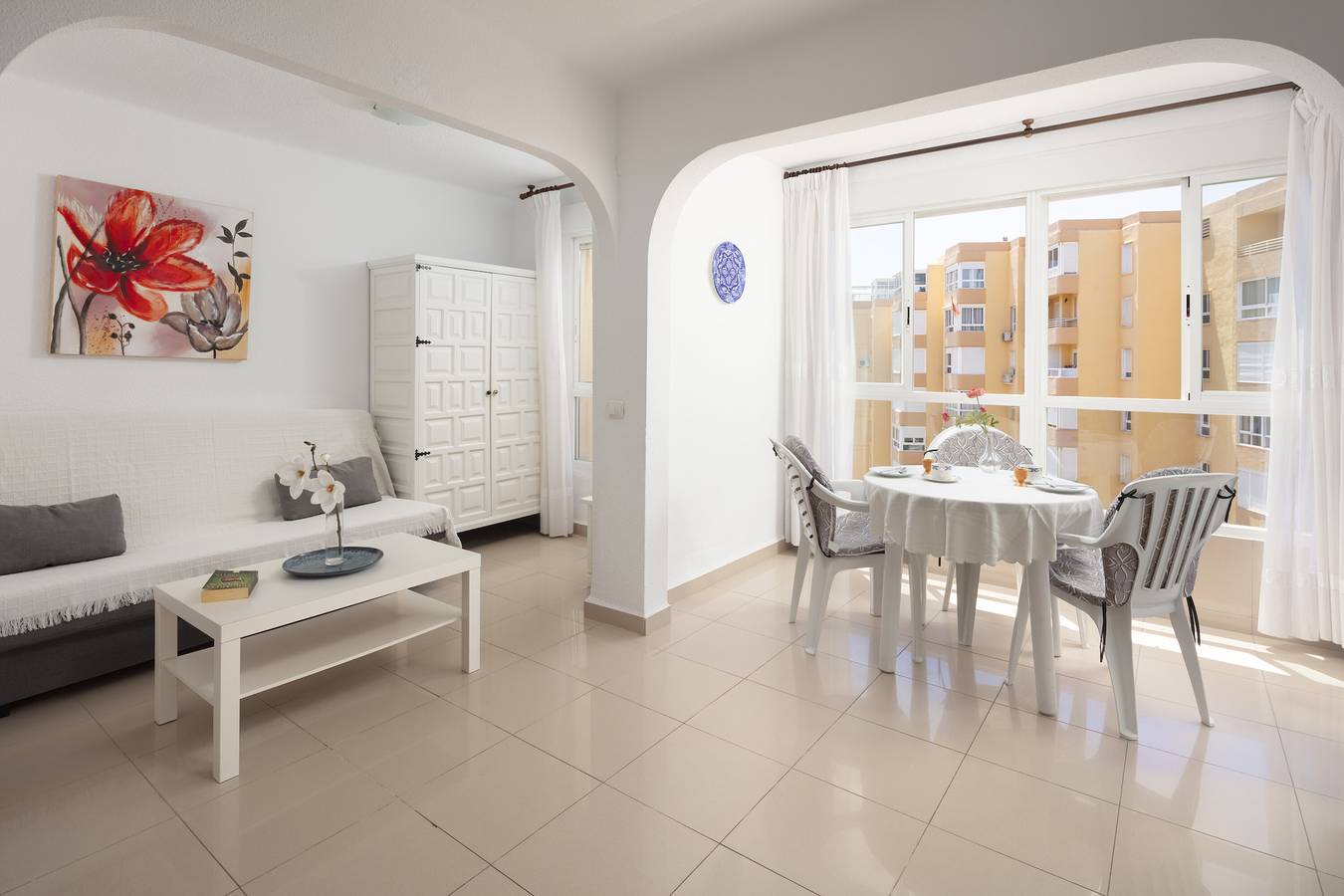 Apartamento entero, Apartamento 'Bloque 78' con vistas al mar, piscina compartida y Wi-Fi in Torrox Costa, Torrox