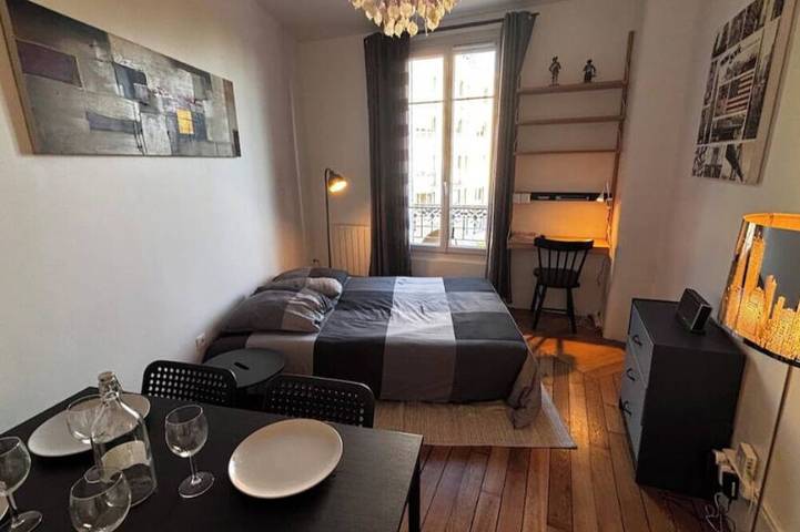 Ganze Wohnung, Cosy 2-room apartment near Paris, La Défense, Versailles, Roland Garros. in Suresnes, Hauts-de-Seine