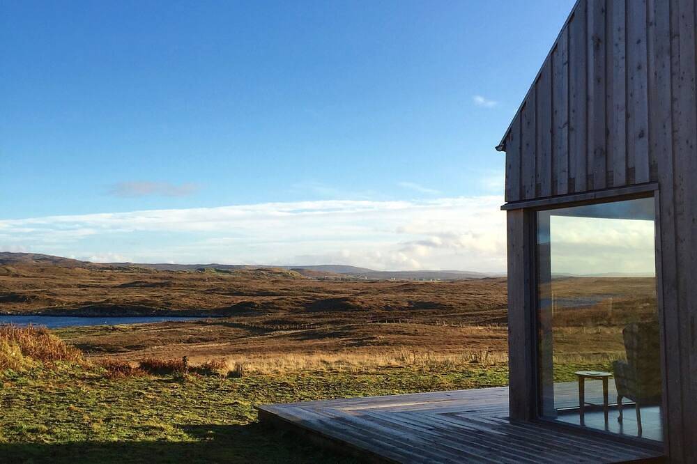 Öko und zurück freundliches modernes Haus, herrliche Aussicht von allen Zimmern, von Dunvegan in Highlands
