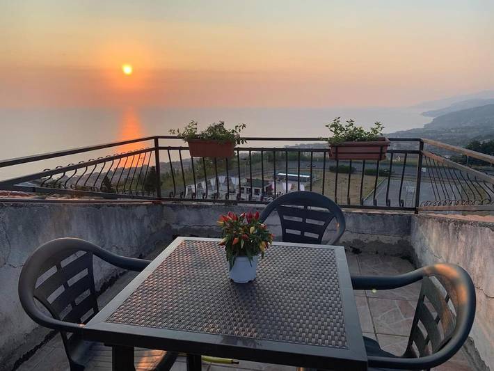 Appartamento per 6 persone, con panorama e balcone a Fuscaldo