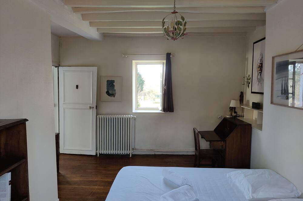 Grande Maison de Campagne avec Tennis & Immense Jardin in Féricy, Seine-et-Marne