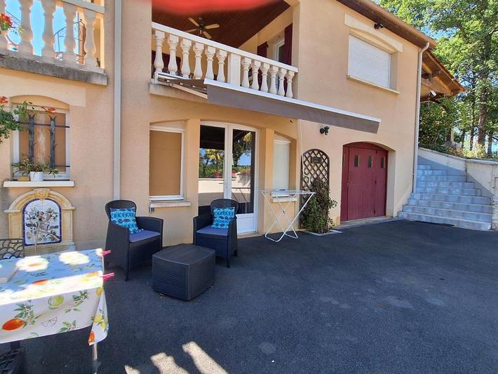 Gîte pour 3 personnes, avec jardin et piscine à Saint-Martial-d'Albarède - 4