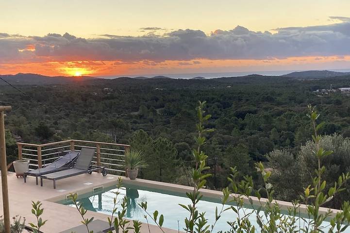 Villa pour 8 personnes, avec terrasse et jardin